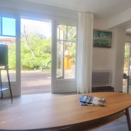 Large Family With Garden Close To The *